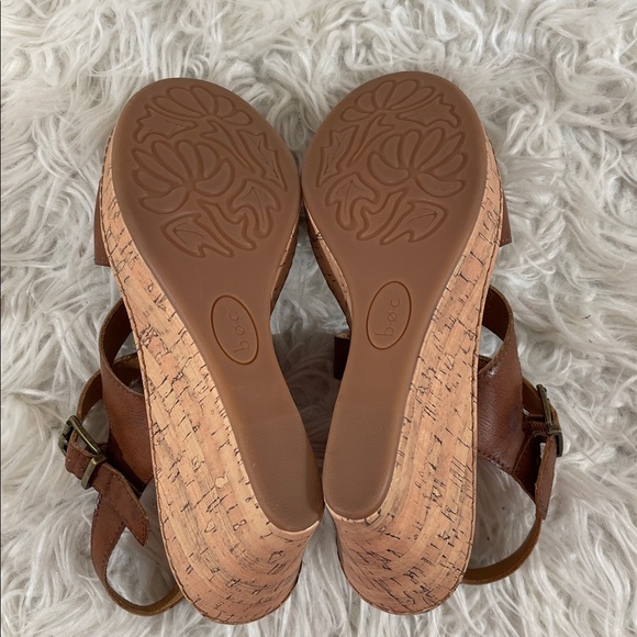 BOC SCHIRRA TAN WEDGE SANDALS SIZE 10 NEW - Picture 12 of 16